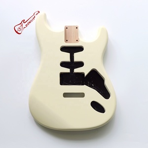 Corpo <span class=keywords><strong>Chitarra</strong></span> ST in Legno di Ontano Crema Vintage da 45mm Finitura <span class=keywords><strong>Satinata</strong></span> alla Nitro Configurazione SSH per Kit Fai-da-te di Chitarre Elettriche Artigianali di Grande Successo - Product Image 1