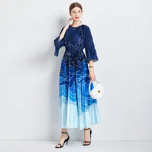 European and American Wave Pattern Dress Large Pleated Dress Temperament Printed Loose Lace up Long Dress