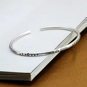 Thin Round Open Bangle with Patterns Adjustable Minimalistic Bracelet in Vintage Style Silver Gift for Women Men