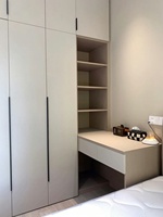 Armoire murale complète en composite à grain de bois massif, combinaison modulaire pour chambre à coucher, intégration d'ordinateur et de bureau