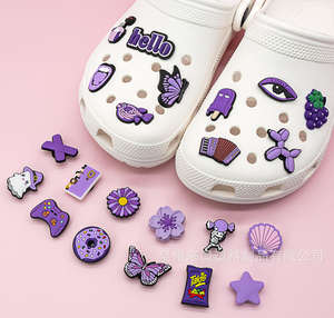 Adornos Kawaii para Zapatos de Jardín, Diseño de Personajes Románticos, Accesorios Casuales con Clip, en PVC, Color Morado - Product Image 2