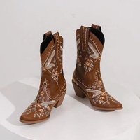 Sepatu Kasual Wanita Outdoor dengan Logo Kustom, Hak Kayu Tebal, Kulit, untuk Betis Lebar, Sepatu Bot Koboi Mewah untuk Wanita