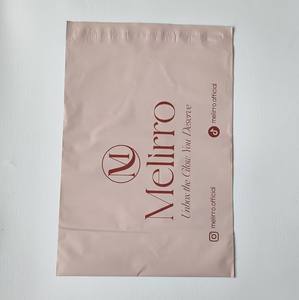 Sobres de polietileno biodegradables con logo personalizado de 14.5 x 19, color melocotón, autoadhesivos, resistentes a desgarros, para envío de ropa. - Product Image 4