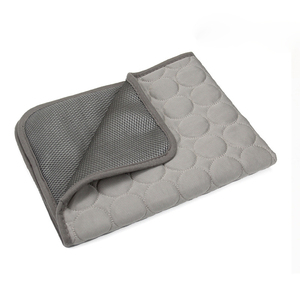 Großhandel Extra große Sommer Haustier Kühl matte Moderne zusammen klappbare Stoff Katze/Hund Eis <span class=keywords><strong>Pad</strong></span> Decke für Sofa oder Bett - Product Image 3