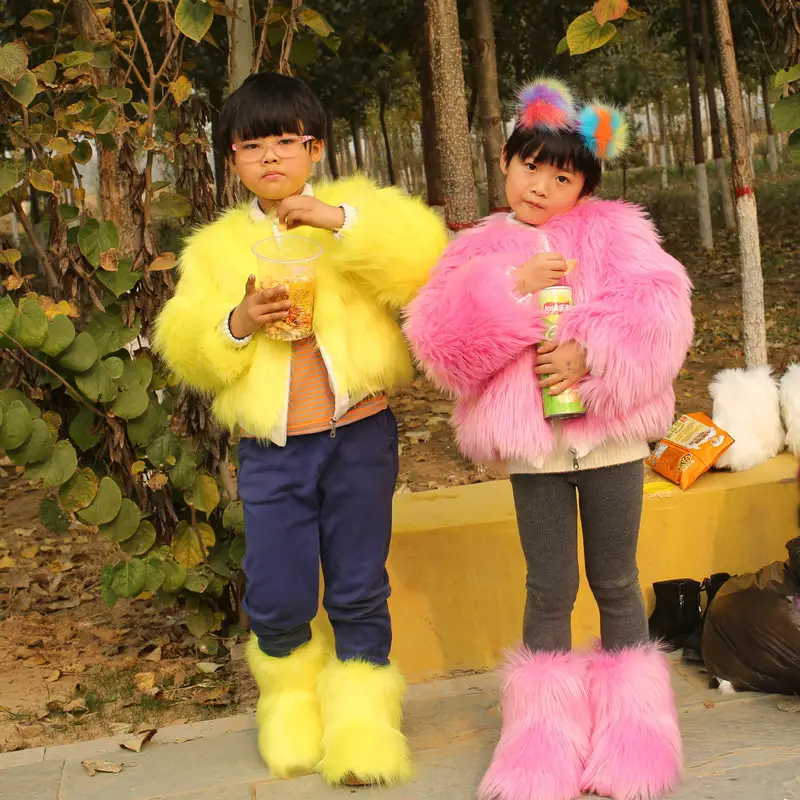 Inverno vendita calda finta pelliccia di volpe arcobaleno vestiti cappotto all'ingrosso abbigliamento di diverse dimensioni per le donne del bambino