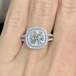 Anello con Cristalli a Grappolo per Donne, Elegante Accessorio Moda per Uso Quotidiano e Feste - Product Image 2