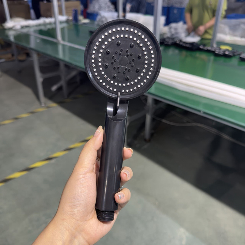 หัวฉีดสีดำ + สีขาวสดใส