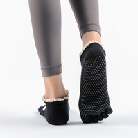Vente en gros de chaussettes de yoga à cinq orteils pour femmes, chaussettes de ballet à cheville séparées pour le fitness en salle