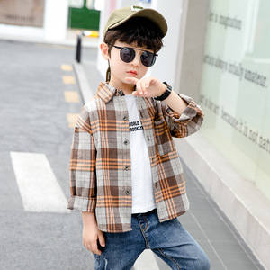 Vêtements pour enfants en gros : Chemises en coton à carreaux marron personnalisées pour garçons et jeans, directement du marché chinois - Product Image 1