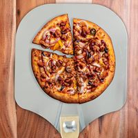 Ensemble pelle à pizza et coupe-pizza antiadhésif à manche en bois, lame courbée avec protection