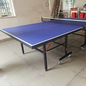 Mesa de ping pong plegable de 274x152.5x76 cm con ruedas para uso en interiores y exteriores, construcción de fibra de densidad media. - Product Image 2