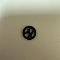 Étiquettes en alliage personnalisées avec logo cercle ajouré, quincaillerie décorative ronde éco-responsable multicolore pour accessoires vestimentaires