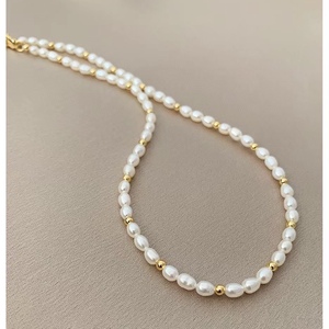 Collier de perles de Tahiti naturelles de 9 à 12 mm, design texturé métallique avec injection d'or, colliers de perles tendance - Product Image 1