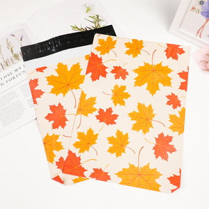 <span class=keywords><strong>2025</strong></span> Hot Bán Maple Leaf phong cách biểu tượng tùy chỉnh đầy màu sắc Poly Túi vận chuyển túi với Tear Tape cho bao bì - Product Image 3