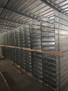Plateau de câbles électrique en aluminium HDG 300 mm résistant à la corrosion industrielle, revêtu par poudrage, haute capacité - Product Image 4