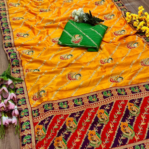 Nuevo Sari Lekha VC Panetar Patola Dola con Bordado de Seda y Borde Jacquard - Product Image 1