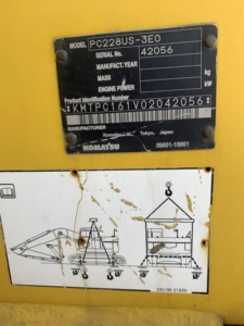 Escavatore Komatsu PC228US-3EO usato con coda corta, 22 tonnellate, motore SAA6D107E-1, 110kW, originale Giappone, poche ore di utilizzo, nessun perdita di carburante. - Product Image 4