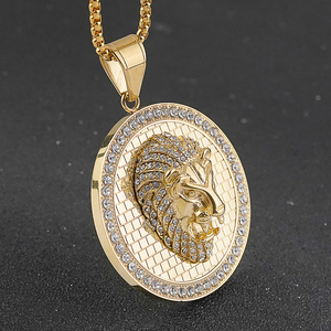 Collier pendentif médaillon lion en acier inoxydable pour homme, avec cristaux, style « Iced Out », colliers Lion Roi, personnalisable en usine - Product Image 1