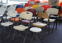 Ensemble de tables et chaises pliantes en plastique blanc pour l'extérieur, idéal pour le jardin, l'hôtel et la cuisine