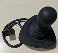 Linde 7919040042 Joystick à commande manuelle chariot élévateur 2 axes à axe unique pour les pièces de machines de construction de matériaux de construction