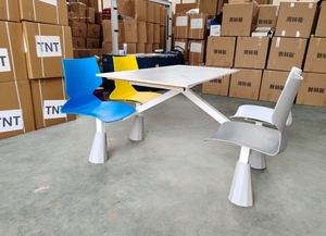 Ensemble de table à manger moderne pour cantine avec chaises bleues intégrées, design durable et élégant pour les cantines scolaires et de bureau - Product Image 5