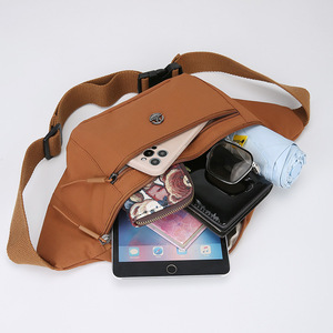 Sac banane homme caramel imperméable avec fermeture éclair et sangle détachable pour usage quotidien Printemps 2025 - Product Image 4