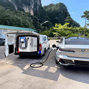 Station d'alimentation mobile hors réseau pour secours d'urgence 418 kWh 240 kW Batterie LiFePO4 1 kWh Chargeur EV portable pour service de secours routier - Product Image 4