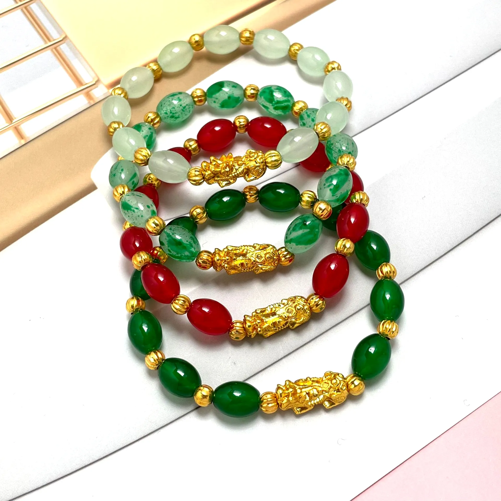 Wholesale Girlfriend Holiday Gift Jewelry Faux Jade Agate Bracelet Attracting Wealth Pixiu Bracelets for Women Gift