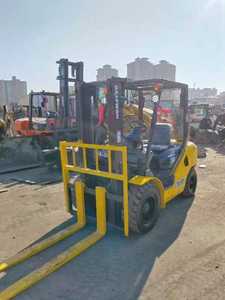 رافعة شوكية كوماتسو مستعملة بحالة جيدة، سعة 2.5 طن و<span class=keywords><strong>3</strong></span> طن و4 طن، معدات وآلات مستعملة بأسعار منخفضة - Product Image 3