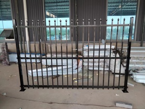 Venta al por mayor Fácil instalación moderna prefabricada <span class=keywords><strong>jardín</strong></span> externo acústico galvanizado acero negro aluminio <span class=keywords><strong>valla</strong></span> para balcón - Product Image 5