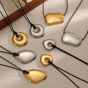 Collier pendentif irrégulier en acier inoxydable, long et ajustable, style minimaliste, bijoux de mode, design géométrique, ton or et argent - Product Image 3