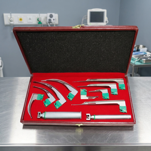 Ensemble de laryngoscopes manuels à lames McCoy éclairées par LED de QNQ INDUSTRIES, instruments chirurgicaux à fibre optique pour adultes, certifiés CE classe II, 5 ans - Product Image 3