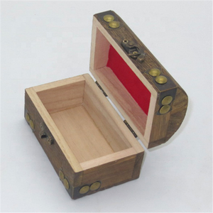 Coffre antique en bois avec fermoir à clé, boîte à bibelots avec charnières, boîte à jouets en bois foncé, coffre au trésor des pirates, souvenir pour enfants, bijoux - Product Image 5