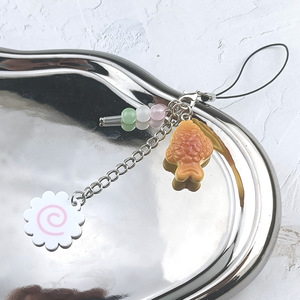 Porte-clés et breloques mignonnes pour téléphone et sac, thème cuisine de rue japonaise (gâteau de poisson), accessoires, cadeau pour amis - Product Image 1