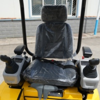 Mini-excavatrice 1,5T avec remorque, chenilles rétractables, compacte et polyvalente pour le jardin et les entreprises de location