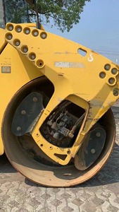 Orijinal kullanılan <span class=keywords><strong>Bomag</strong></span> BW202AD-4 çok fonksiyonlu <span class=keywords><strong>Tandem</strong></span> asfalt silindiri ucuz satılık yol silindiri - Product Image 5
