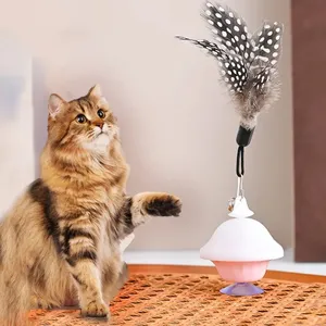 Jouet pour chat automatique en plastique à succès, avec plumes et clochette, design interactif, fixation par ventouse, soulage le stress, pour le jeu des animaux de compagnie - Product Image 1