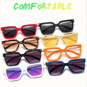 Hot Selling Fashion Luxury <b>Large</b> <b>Frame</b> Lady Sunglasses Gradient Metal Sunglasses UV400 Oversized Square Women Sunglasses 2021 - Product Image 3