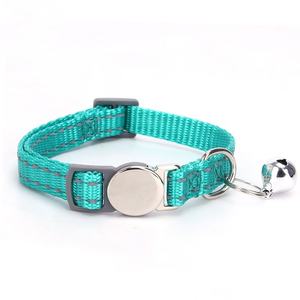 Venta al por mayor de lujo reflectante pequeño gato Collar con campana moderno diseño a rayas Durable poliéster noche Airtag gato Collar - Product Image 1