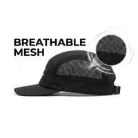 Casquette de campinguriste personnalisée à 6 panneaux, visière plate, en polyester respirant avec dos en maille, logo haute fréquence, boucle latérale réglable