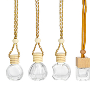 Vente en gros de flacons suspendus pour parfum de voiture de 8 ml, vides, en verre, de formes variées, diffuseurs d'huiles essentielles avec bouchon en bois et cordon