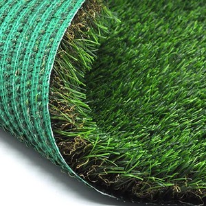 Estera de césped sintético para jardín interior/exterior de alta densidad fácil de cuidar, alfombra verde, altura de pila PP para suelo de boda - Product Image 1