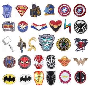 卸売米国アベンジャーズ映画スーパーヒーローブローチピンブロンズ合金金属服襟ピンキャップアートテーマお土産 - Product Image 2