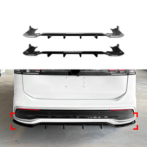 Spoiler de pare-chocs arrière Amp-Z pour Volkswagen Tiguan Mk3 édition standard 2024+ noir piano mat texture fibre de carbone - Product Image 1