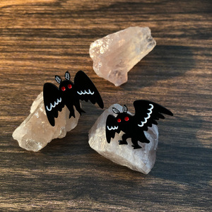 Alfileres de esmalte Mothman, broches de animales de criatura <span class=keywords><strong>Invisible</strong></span> de ojo rojo personalizados, insignias de solapa, Pin Punk gótico, <span class=keywords><strong>regalo</strong></span> de joyería <span class=keywords><strong>para</strong></span> amigos - Product Image 5