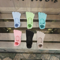 Chaussettes de yoga professionnelles à cinq doigts pour dames Style de fitness antidérapant à cinq orteils avec corps personnalisable et position du logo inférieur