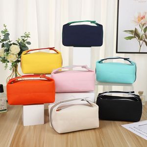 Pochette Cosmetica da Viaggio Leggera in Tela Rosa Portatile con Logo Personalizzato, Organizer per Trucchi e Articoli da Toilette - Product Image 1