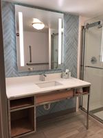 Espejo de Baño LED Rectangular Moderno con Montaje en Pared, IP44, Lentes Plateadas Antivaho, Fácil Instalación y Diseño Decorativo