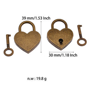 Pad Lock Skeleton Key Set Latón antiguo Decorativo Vintage Look Candado en forma de corazón con llave para decoración de boda - Product Image 2