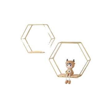 Venta al por mayor de alta calidad hexágono geométrico de <span class=keywords><strong>Metal</strong></span> <span class=keywords><strong>y</strong></span> estantes de <span class=keywords><strong>madera</strong></span> montados en la pared para la pared - Product Image 1